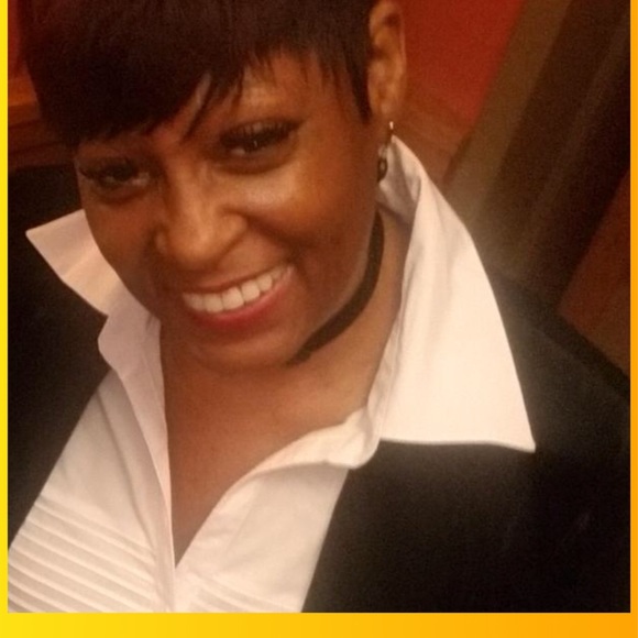 Meet your Posher, Pamela - Picture 1 of 1